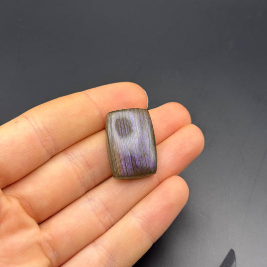 Lila Labradorit Cabochon ~ 14L