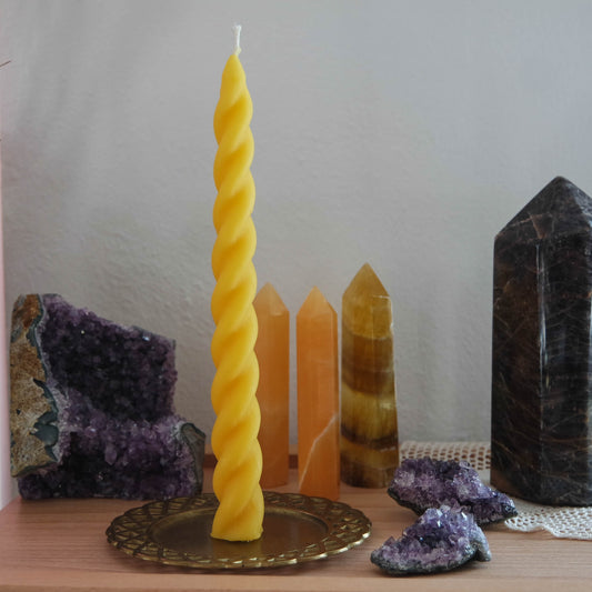 Bienenwachskerze gedreht