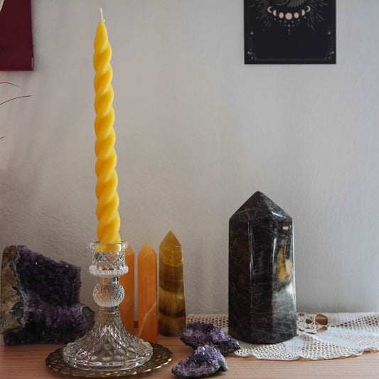 Bienenwachskerze gedreht