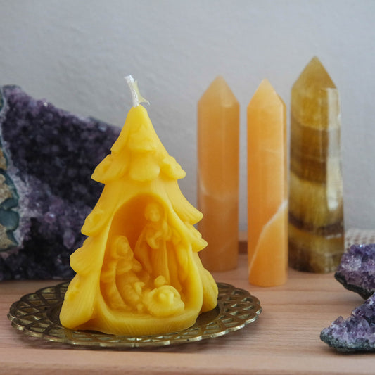 Krippe im Tannenbaum Bienenwachskerze