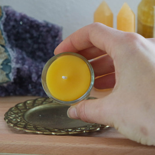 Bienenwachsteelicht im Glas
