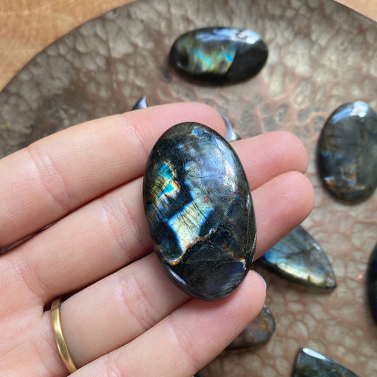 Spektrolit Labradorit Cabochon