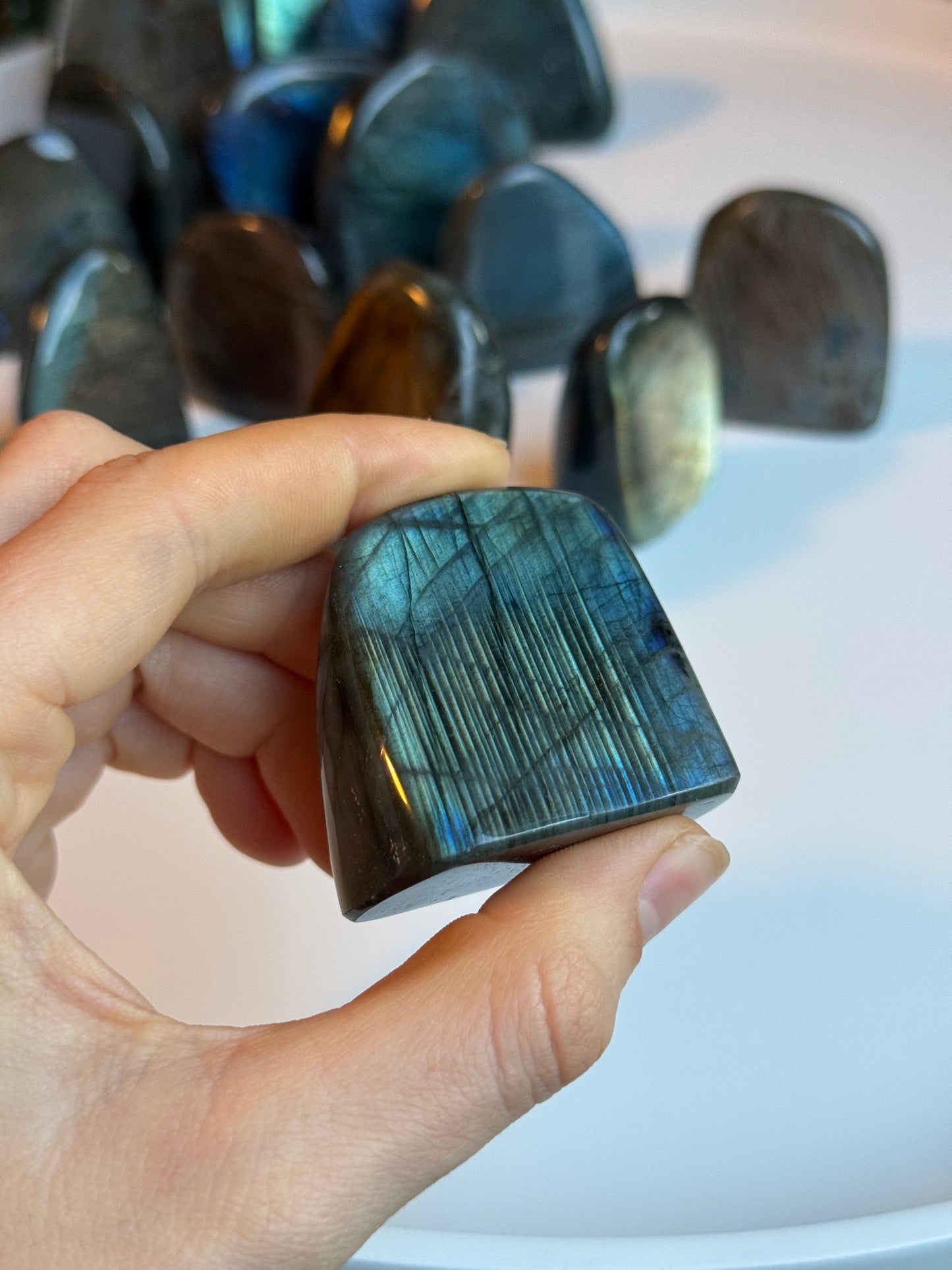 Labradorit freiform ~ H24