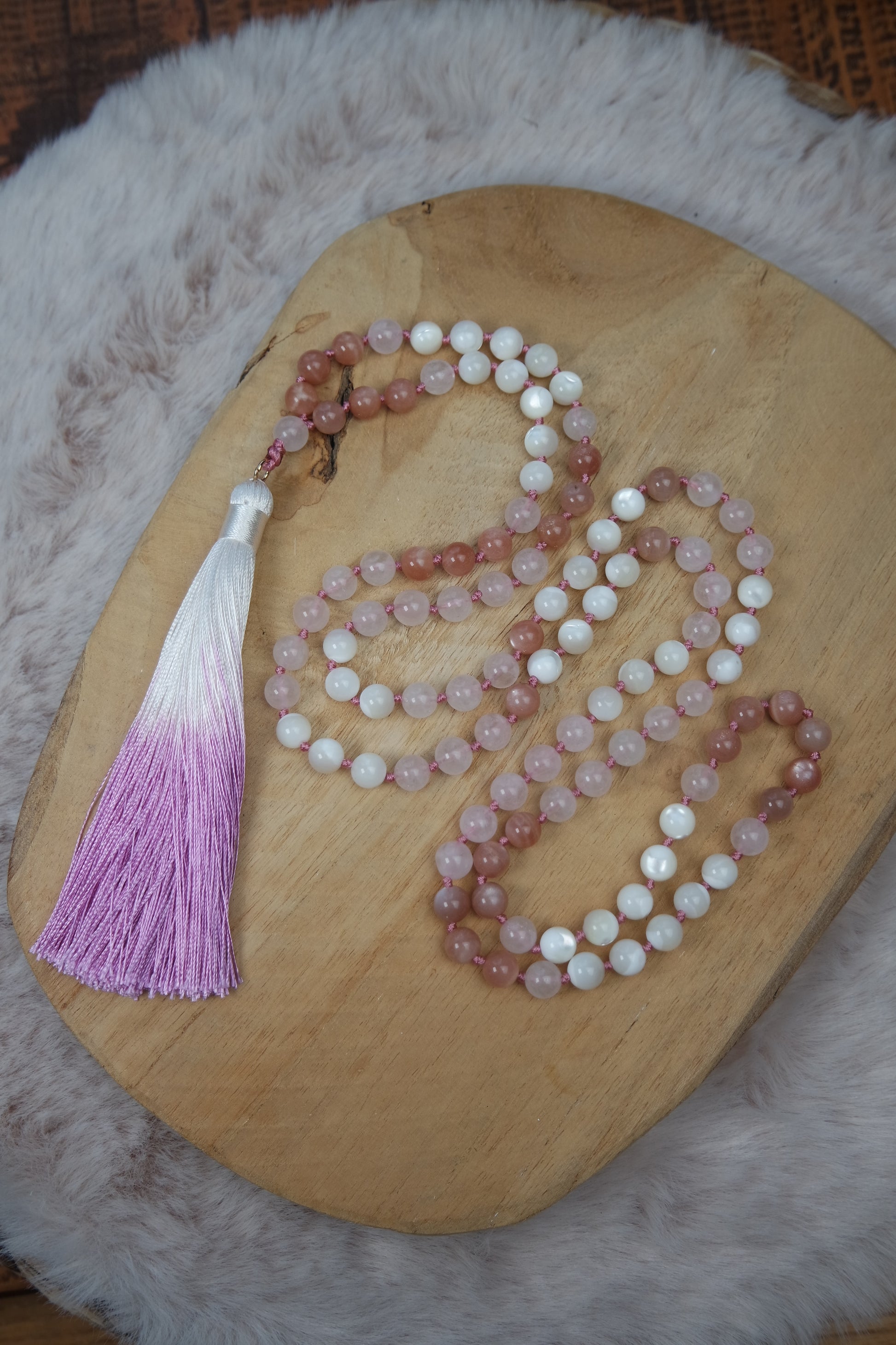 Mala Frostblüte – zarte Rosé- und Weißtöne im Winterlicht