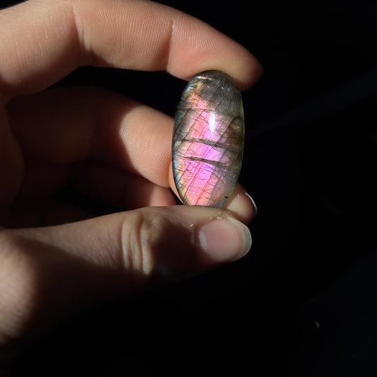 Lila Labradorit Cabochon ~ 14ZE