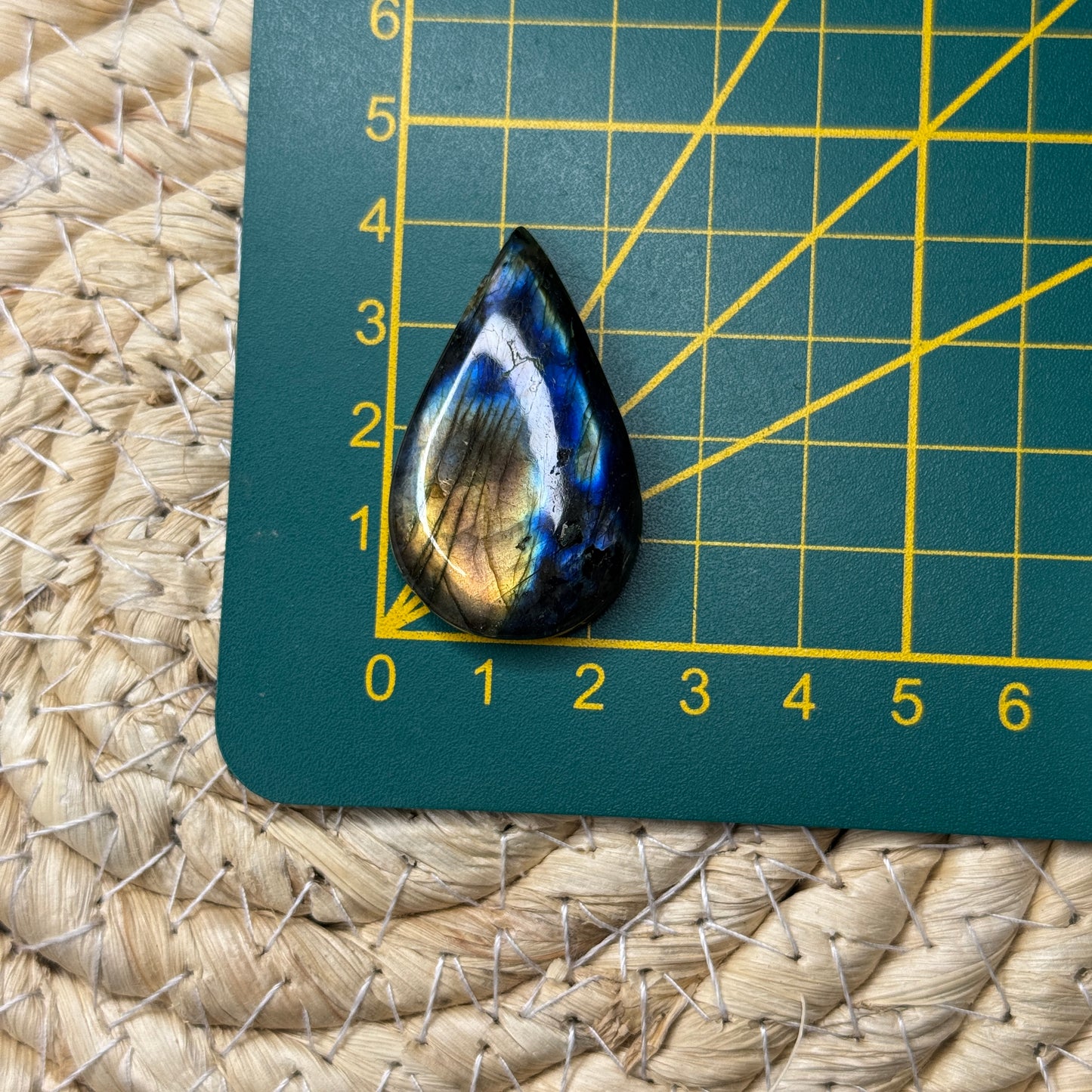 Labradorit Cabochon ~ 7FE