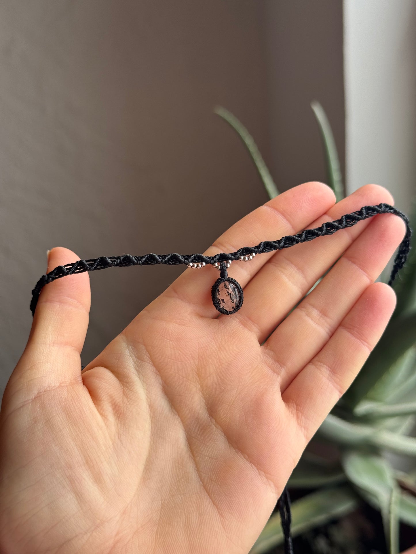 Drachenfruchtquarz Makramee Choker ~ CLOSE TO YOU