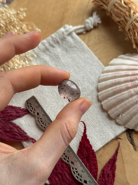 Saponit in Quarz/ Drachenfruchtquarz Cabochon ~ DA61