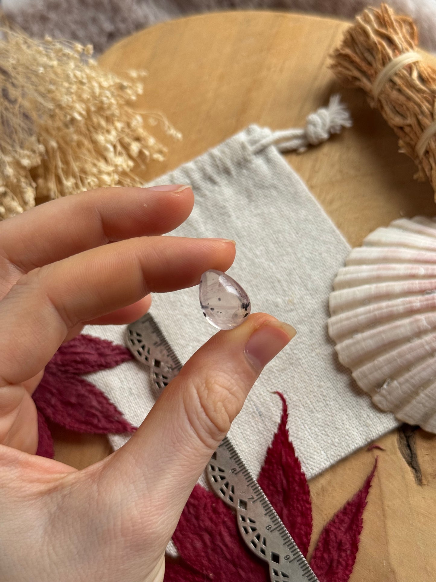 Saponit in Quarz/ Drachenfruchtquarz Cabochon ~ DA39