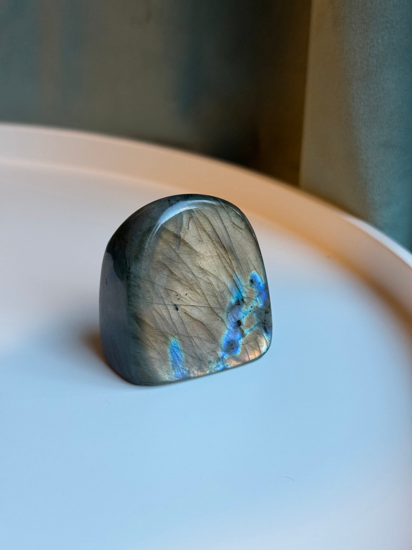 Labradorit freiform ~ G24