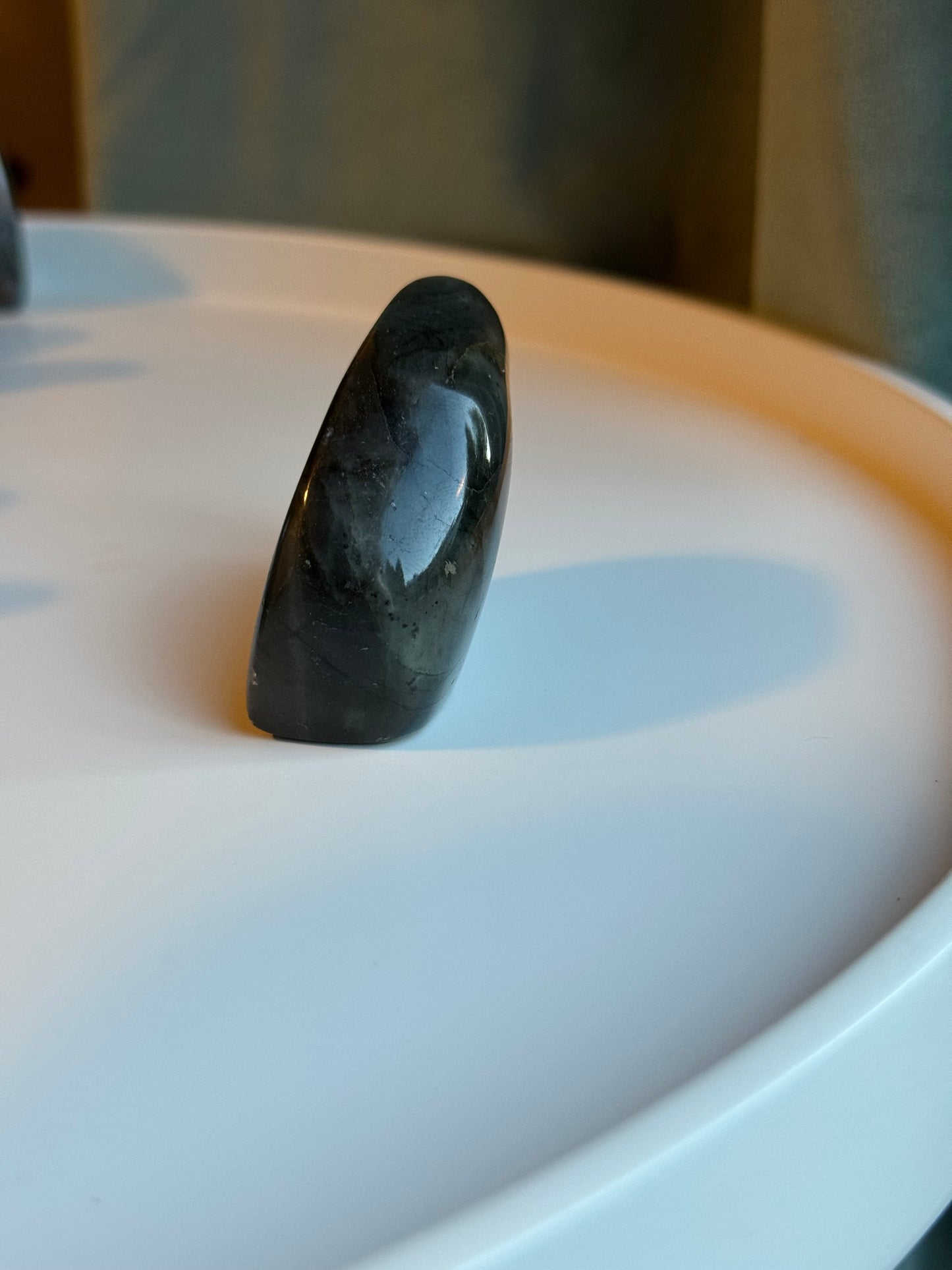 Labradorit freiform ~ H32