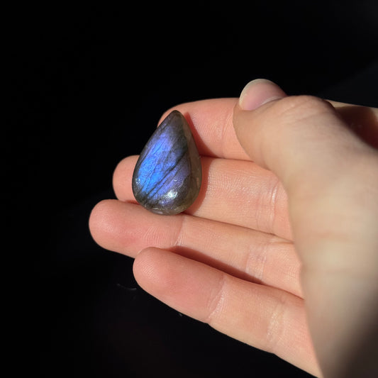 Lila Labradorit Cabochon ~ 14Zj