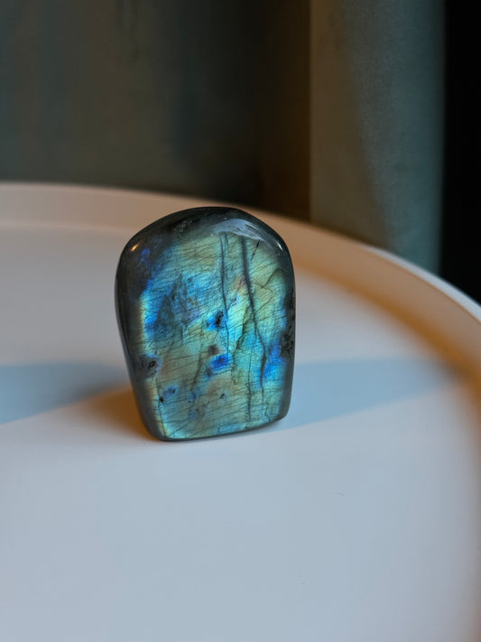 Labradorit freiform ~ G31