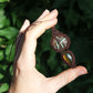 Handgearbeitete Kette Bernstein und Ton Cabochon Detail