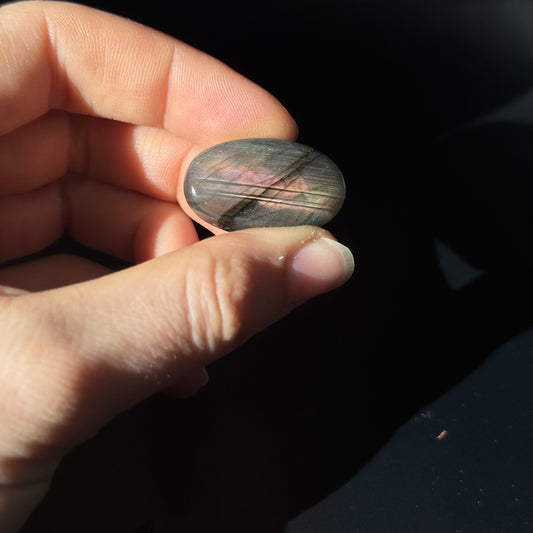 Lila Labradorit Cabochon ~ 14ZN
