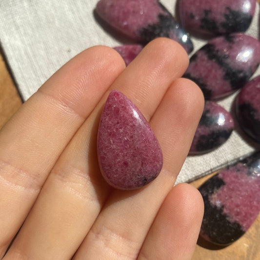 Rhodonit Cabochon AQ