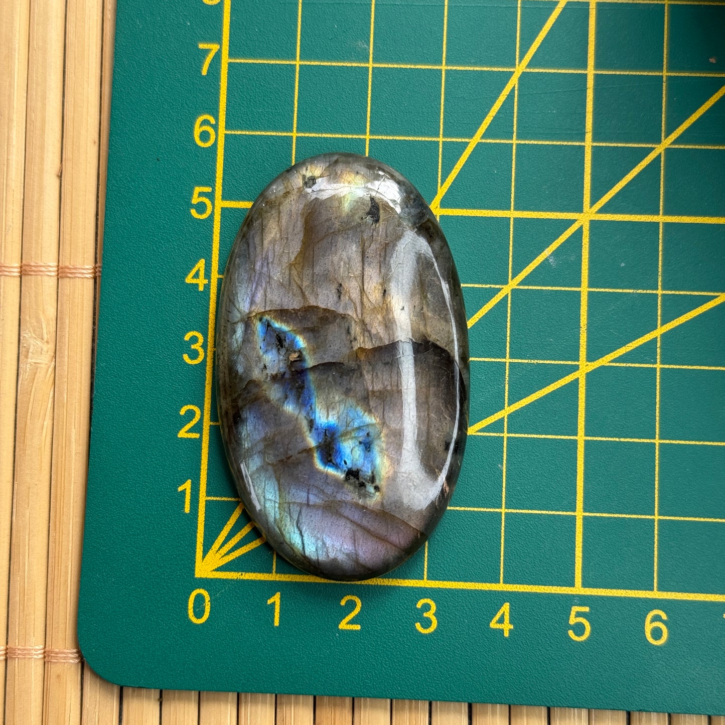 Labradorit Cabochon ~ 18FA