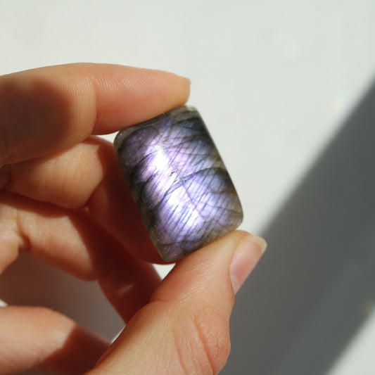 Lila Labradorit Cabochon ~ 21XB