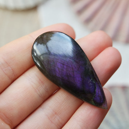 Lila Labradorit Cabochon ~ 21XC