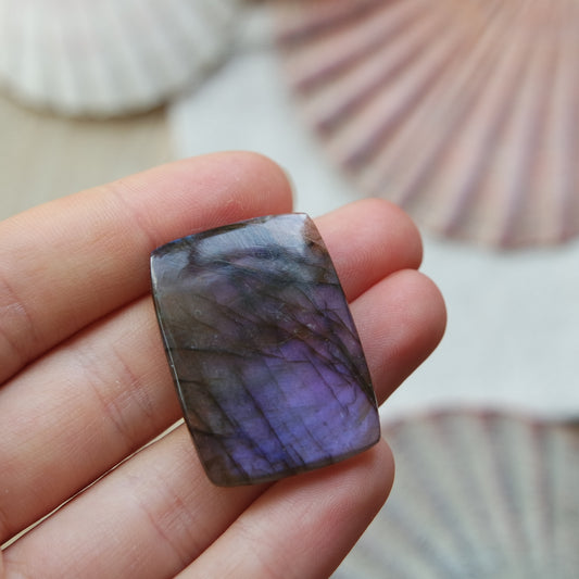 Lila Labradorit Cabochon ~ 21XG