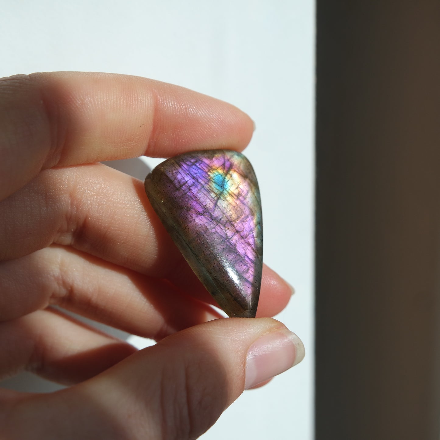 Lila Labradorit Cabochon ~ 21Xi