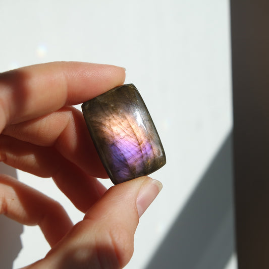Lila Labradorit Cabochon ~ 21XL