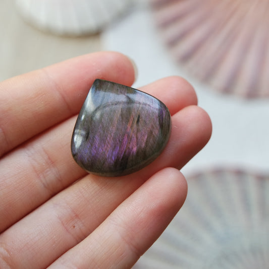 Lila Labradorit Cabochon ~ 21XR