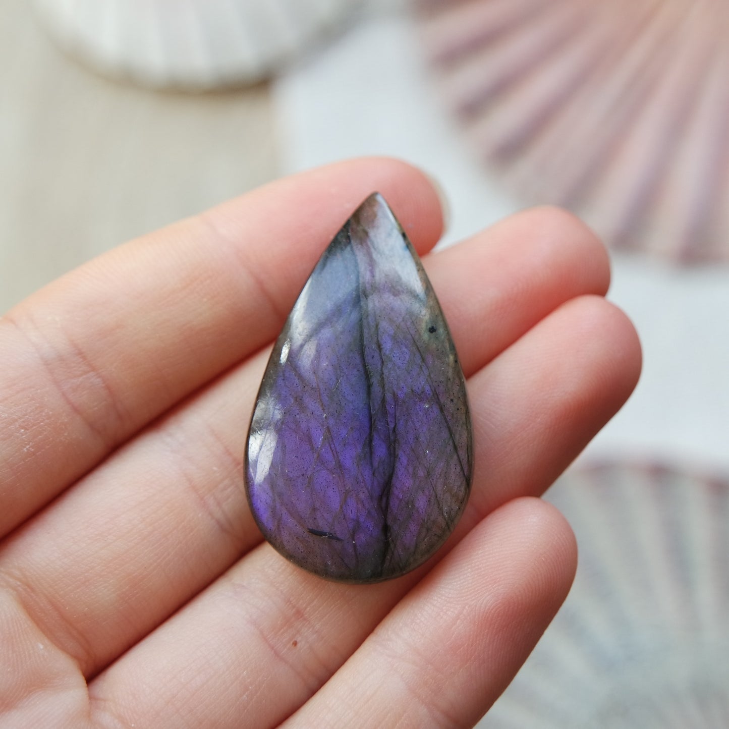 Lila Labradorit Cabochon ~ 21XS