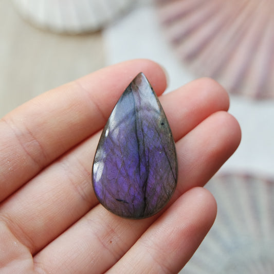 Lila Labradorit Cabochon ~ 21XS