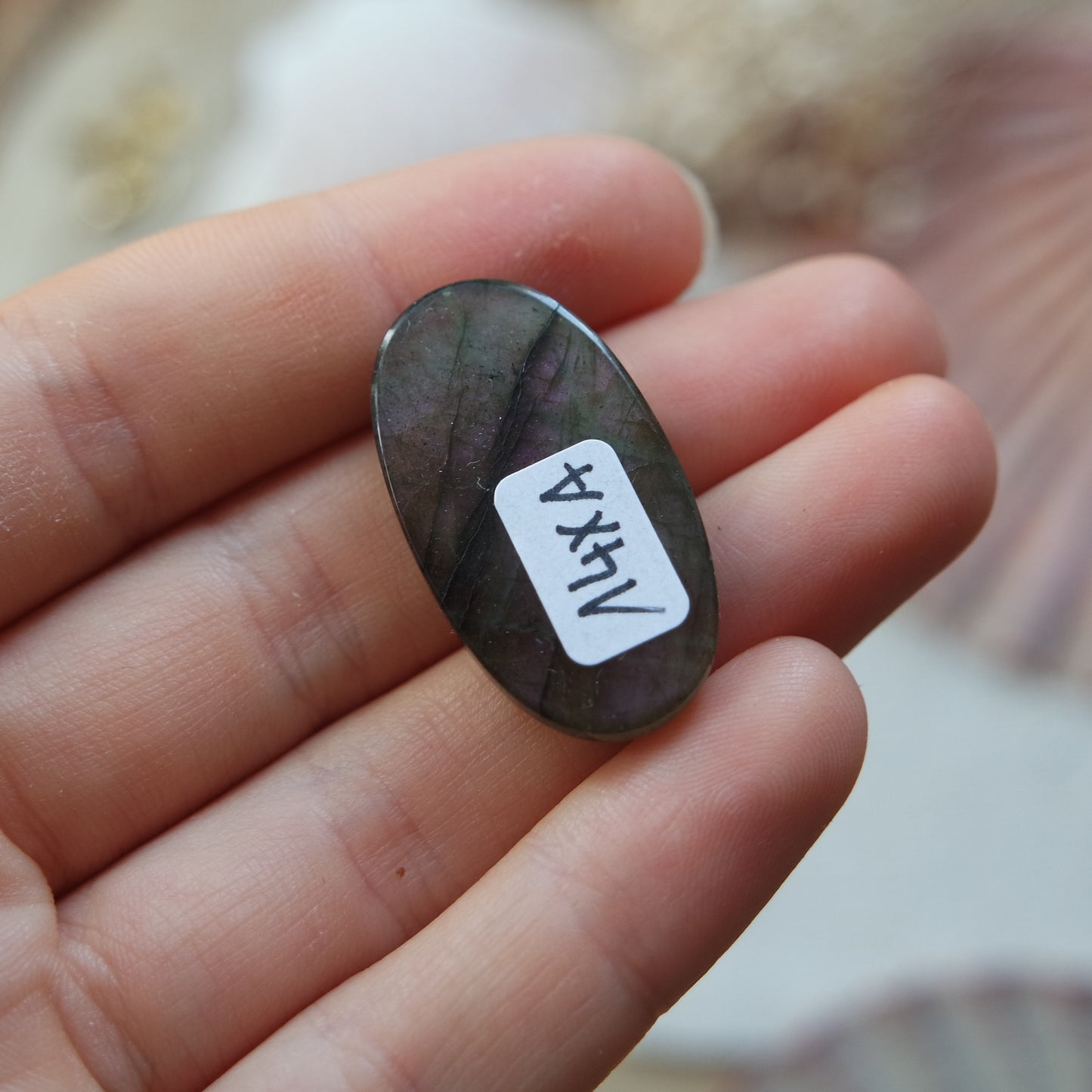 Lila Labradorit Cabochon ~ 14XA