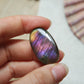 Lila Labradorit Cabochon ~ 18Xi