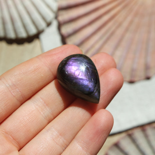 Lila Labradorit Cabochon ~ 21YB