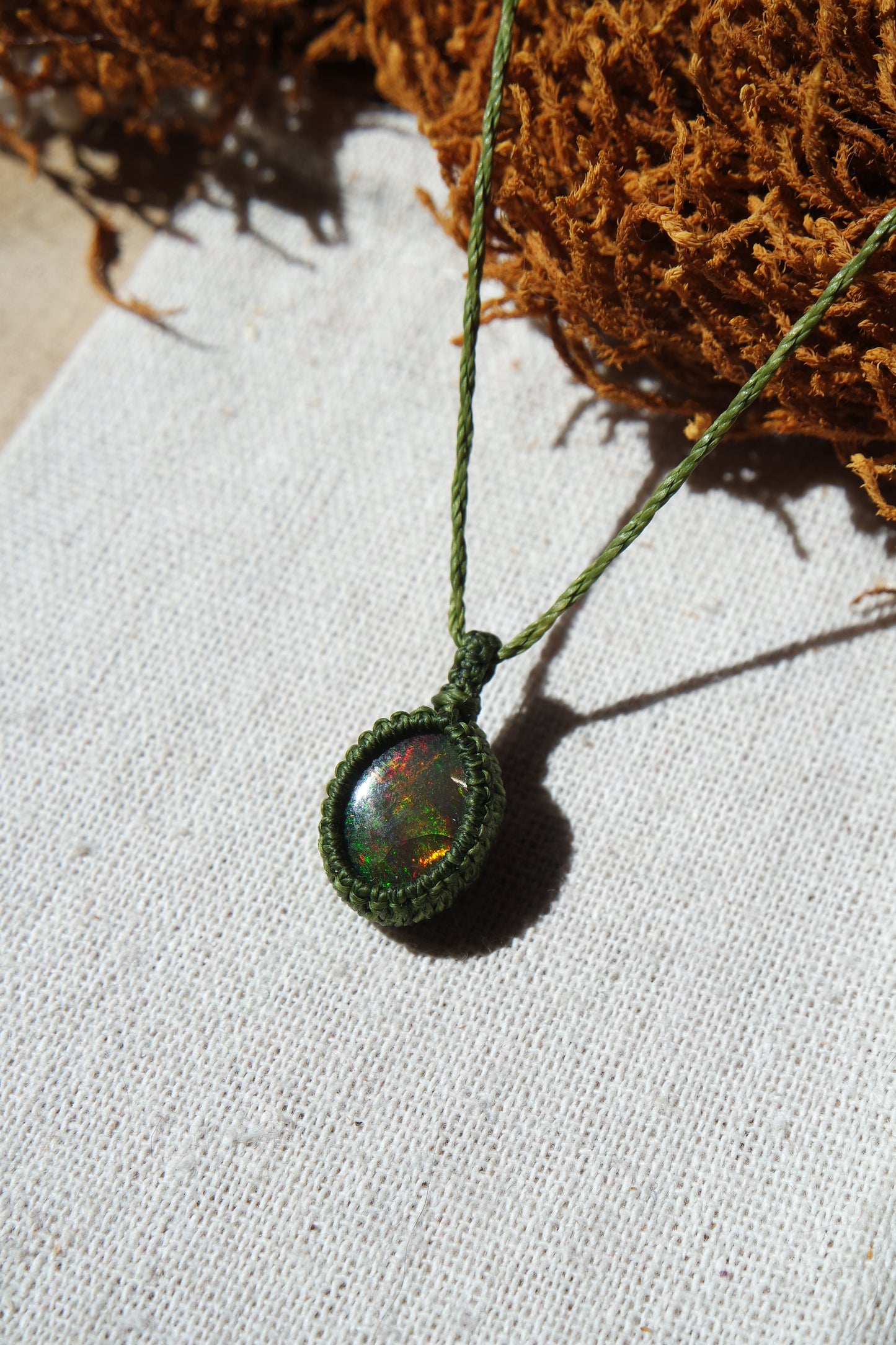 Makramee Kette mit geräuchertem Opal – Lebensfreude