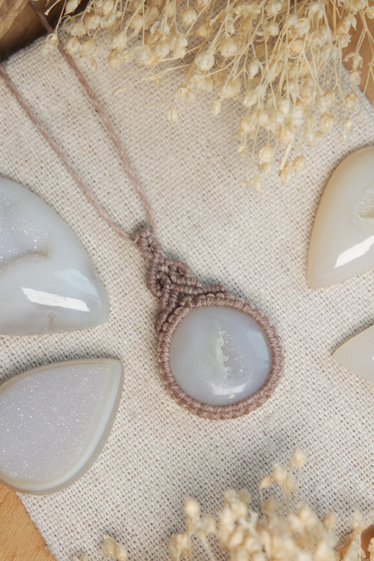 Achat Makramee Kette ~ Eis