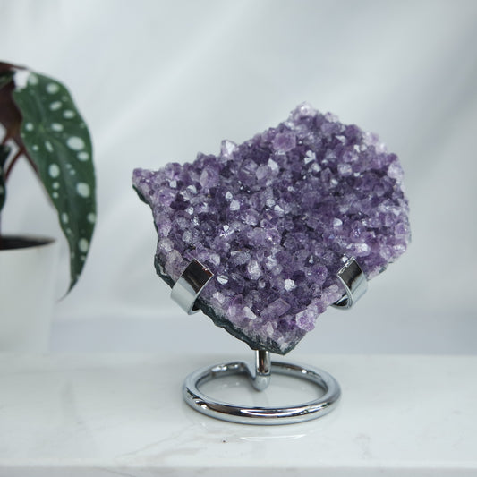 Amethyst Stück mit Ständer ~ 25DA