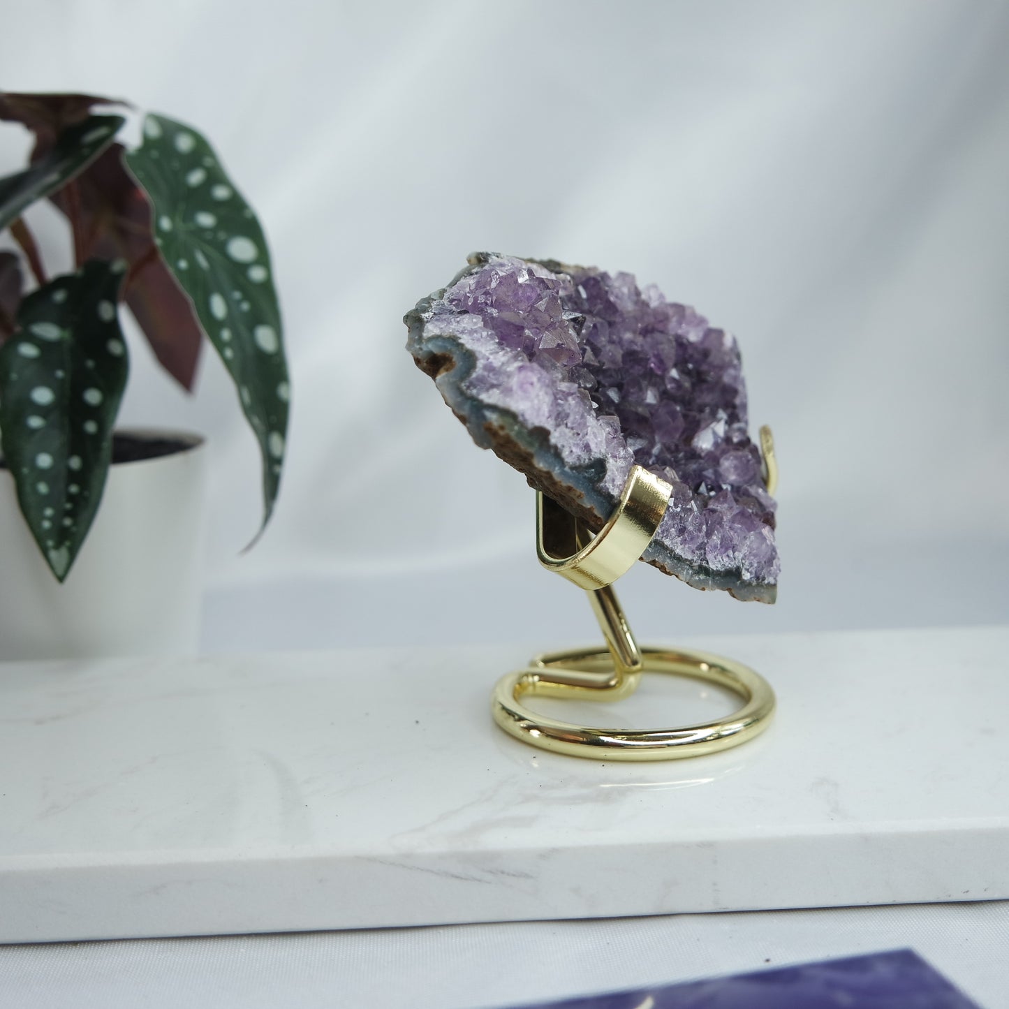 Amethyst Stück mit Ständer ~ 22DB