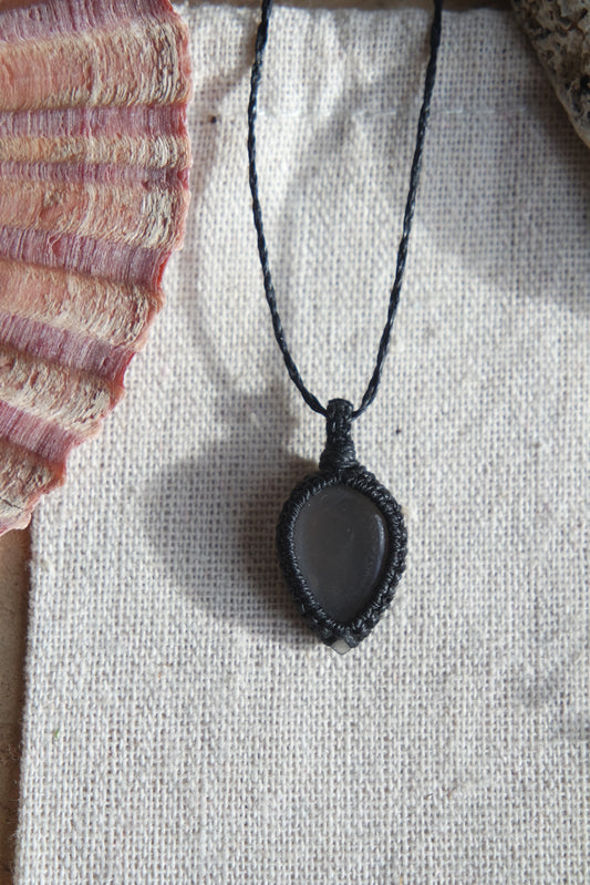 Nachhaltiger Schmuck mit grauem Mondstein