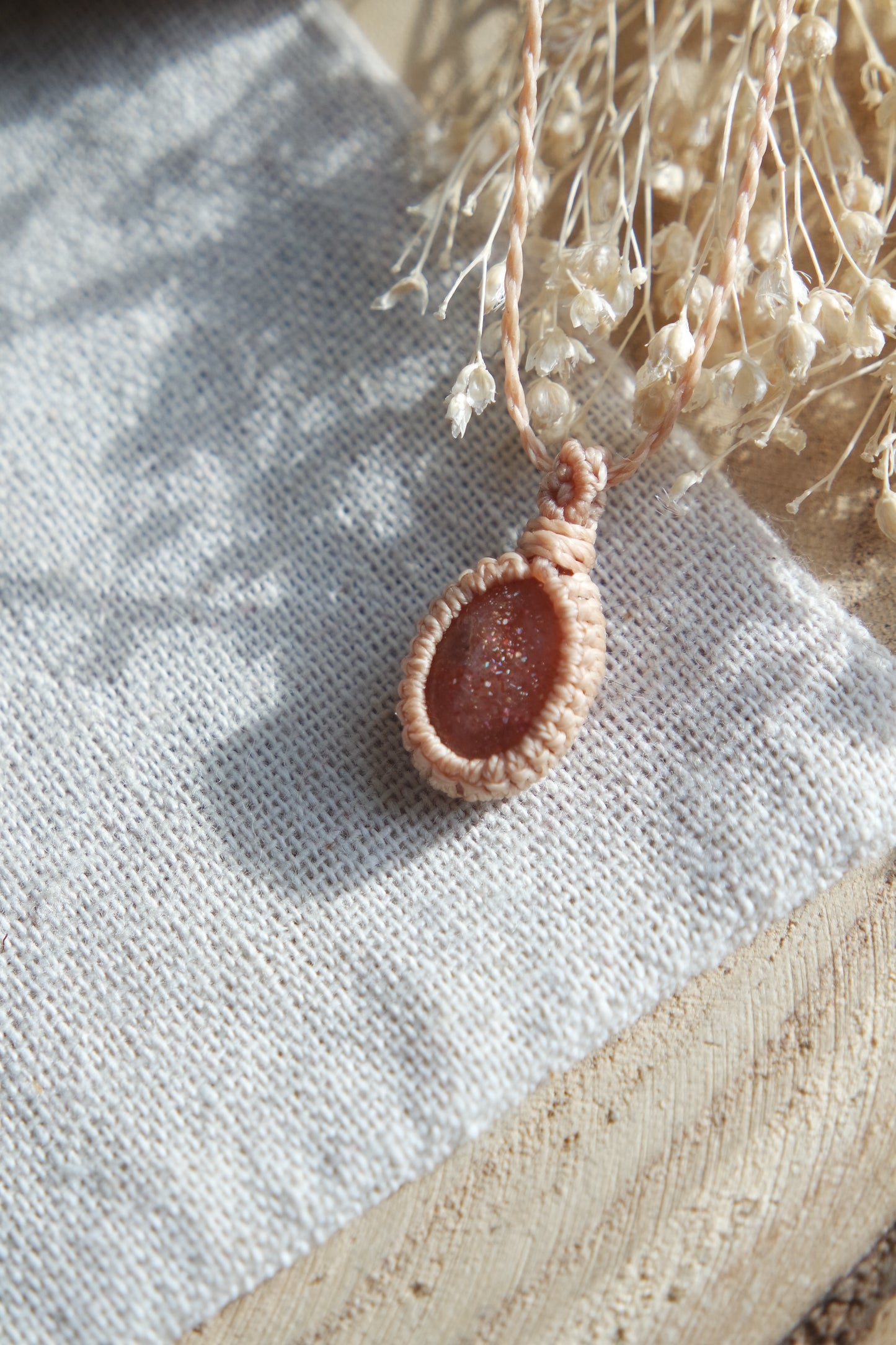 Boho Kette mit goldorangefarbenem Edelstein