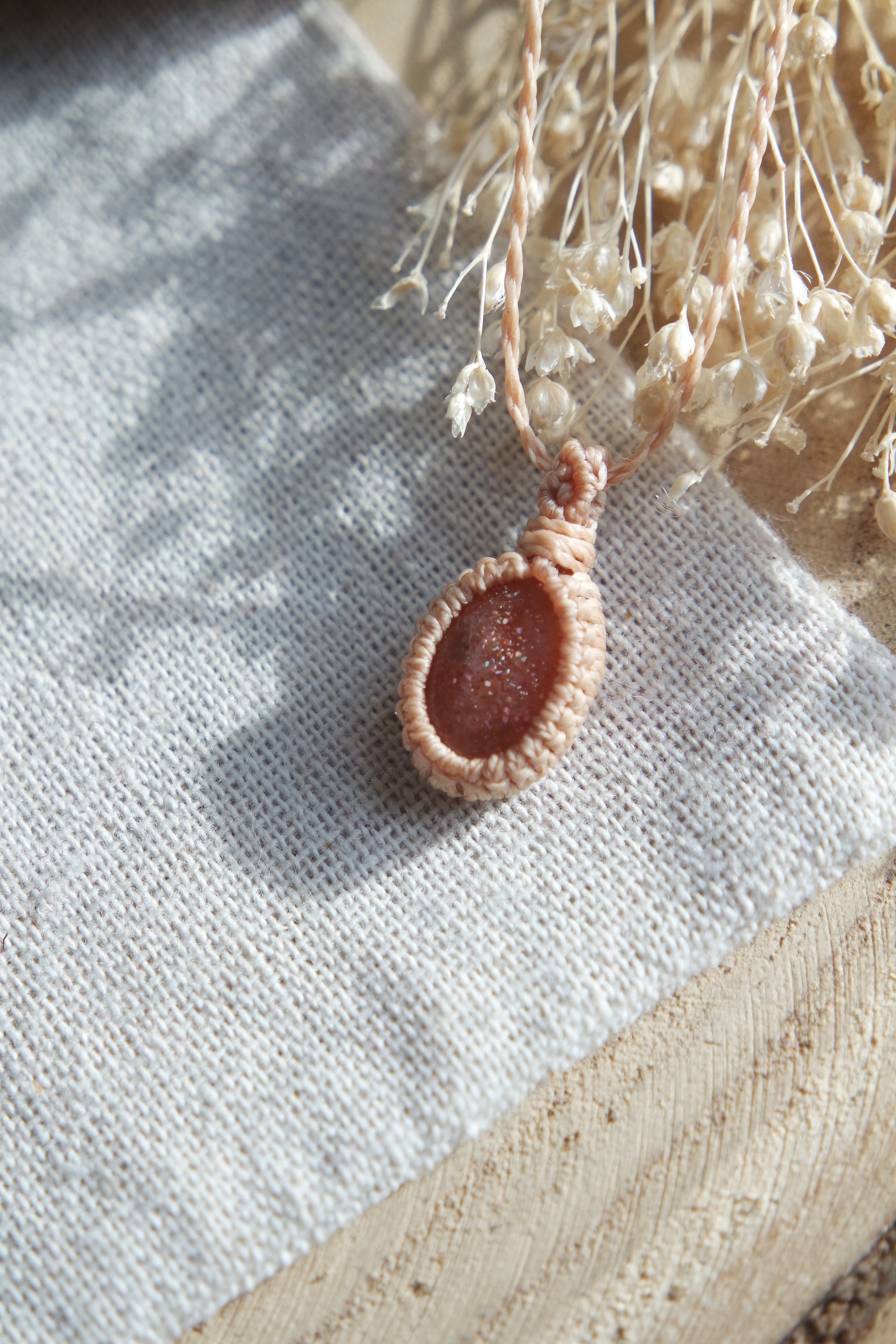 Boho Kette mit goldorangefarbenem Edelstein