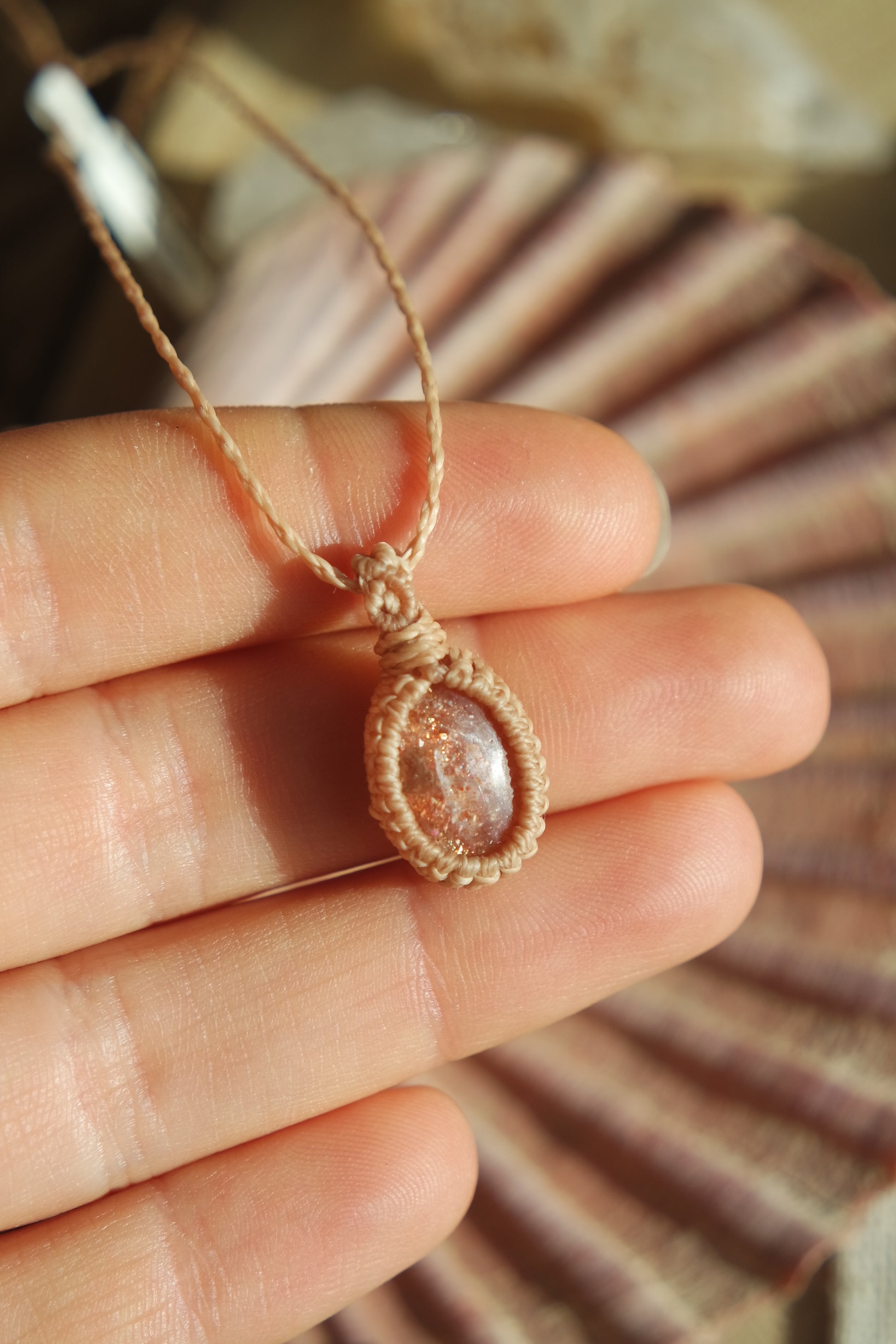 Spirituelle Edelstein Kette mit Sonnenstein