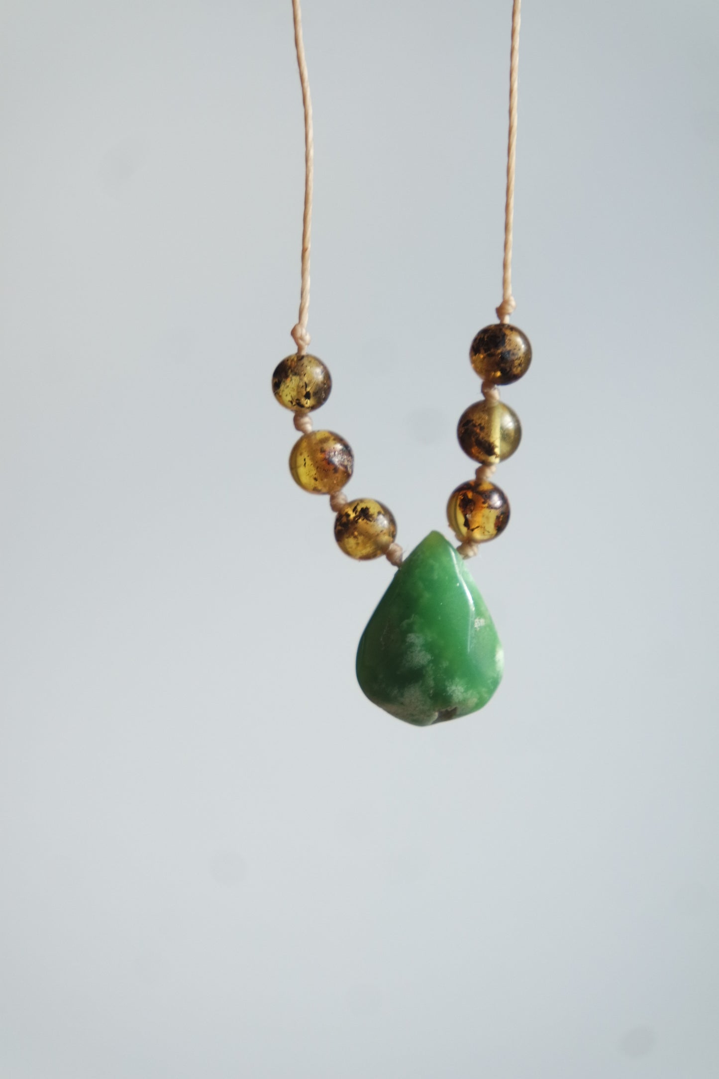 Spirituelle Kette – Symbol für Licht und Neubeginn