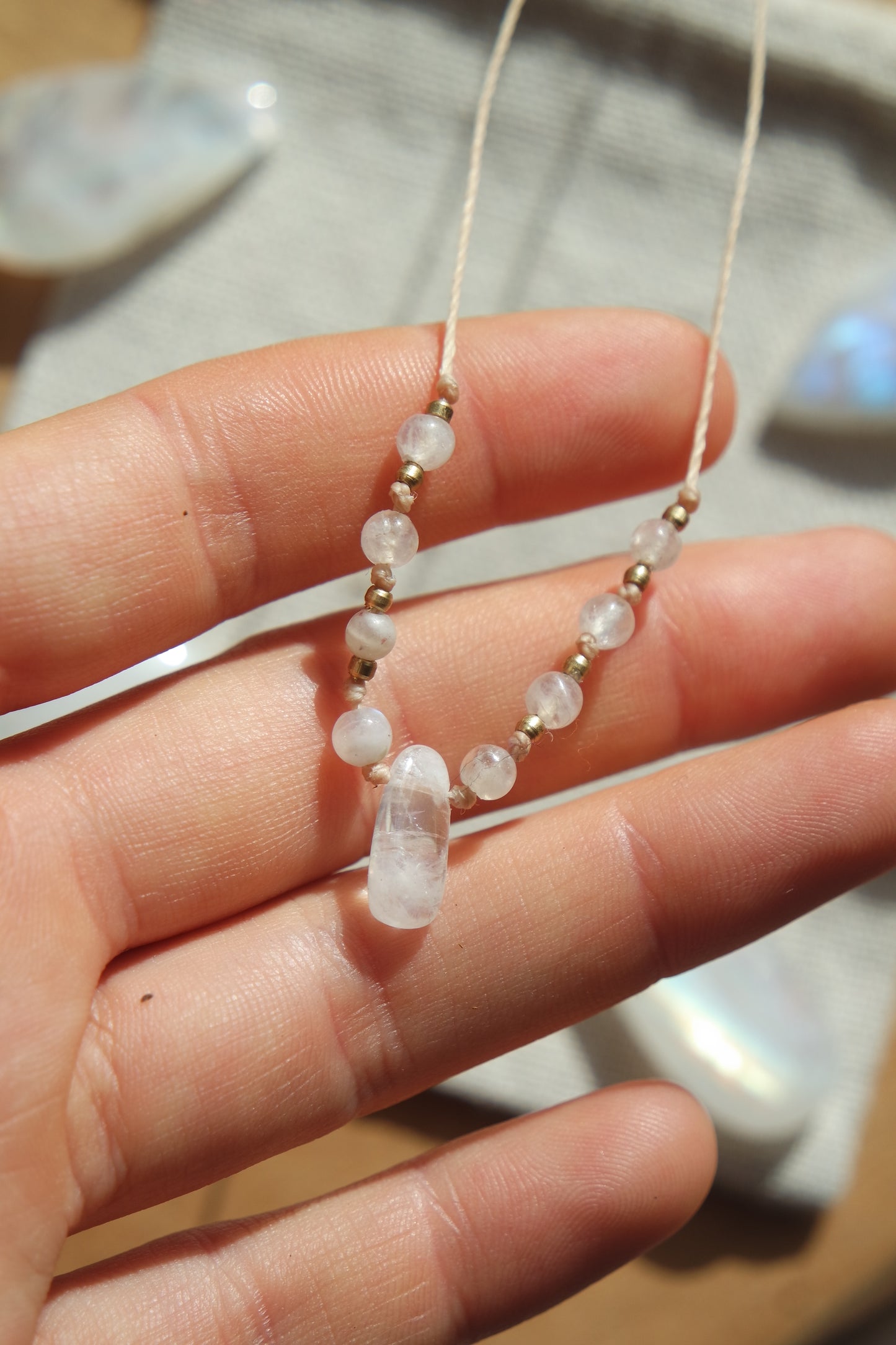 Weiße Labradorit Makramee Kette