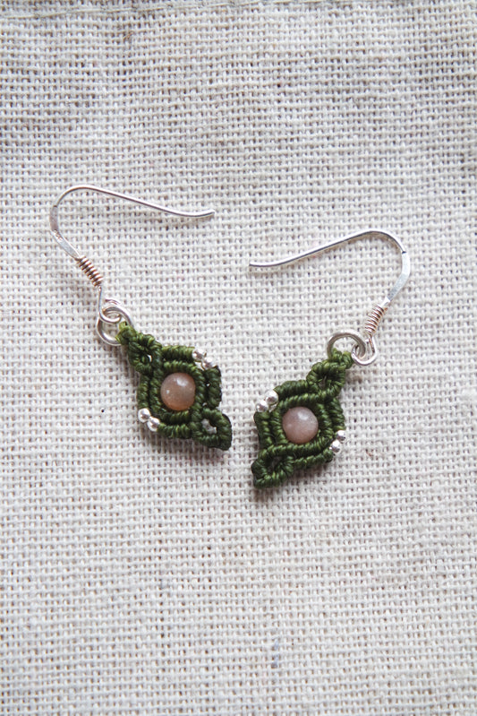 Mondstein Makramee Ohrringe ~ GRÜN