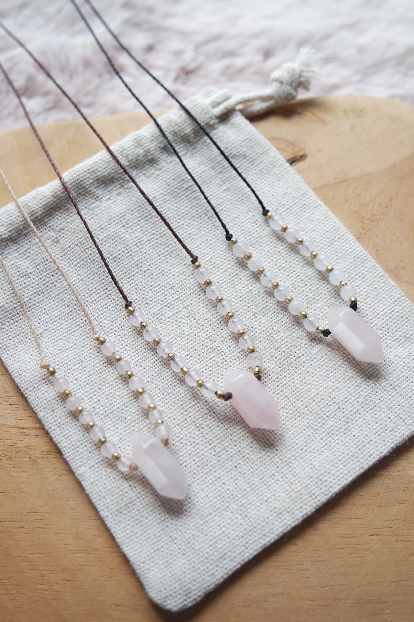 Rosenquarz Makramee Kette