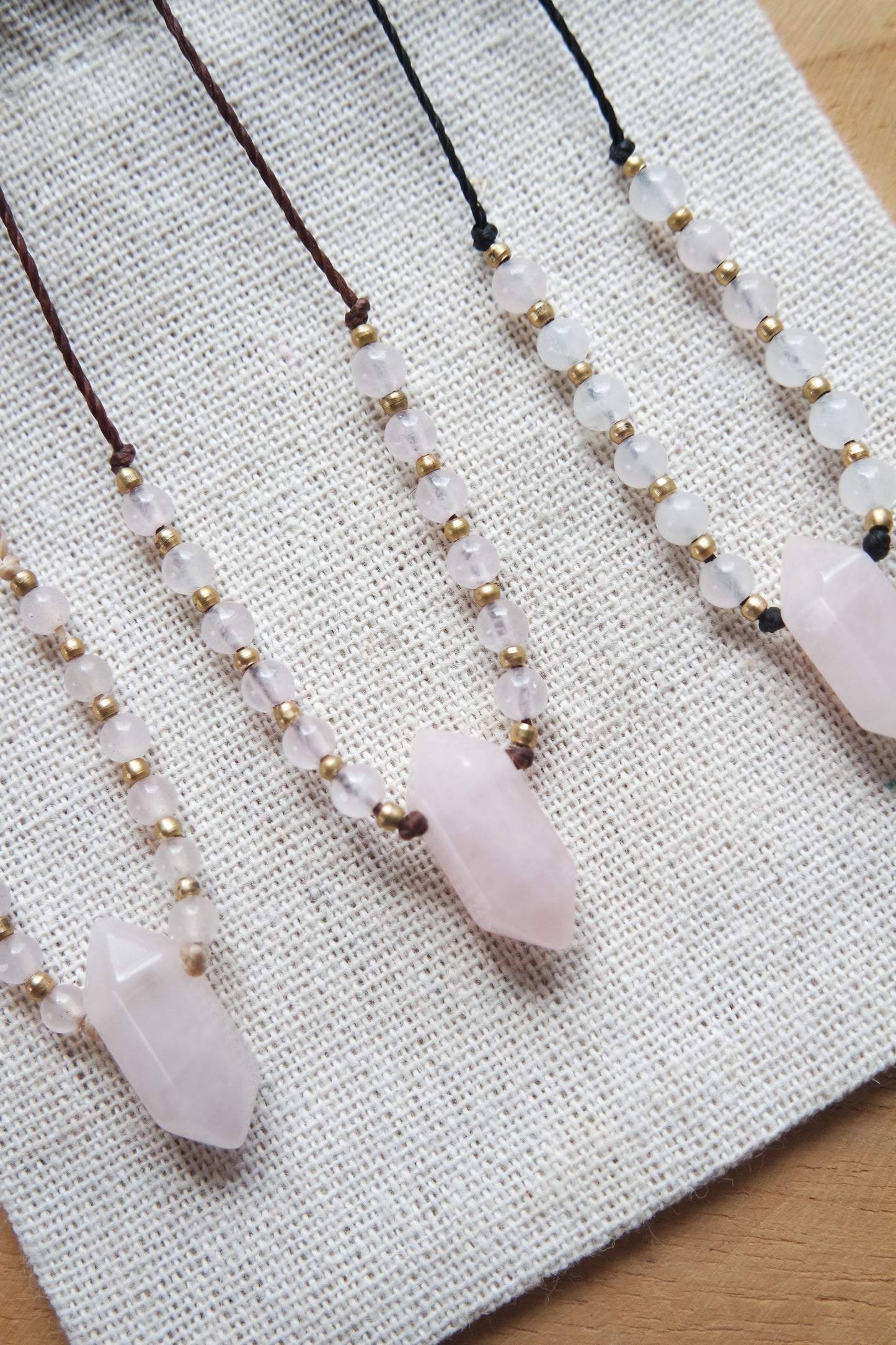 Rosenquarz Makramee Kette