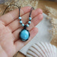 Larimar Edelstein mit sanftem Blau Naturstein Schmuck