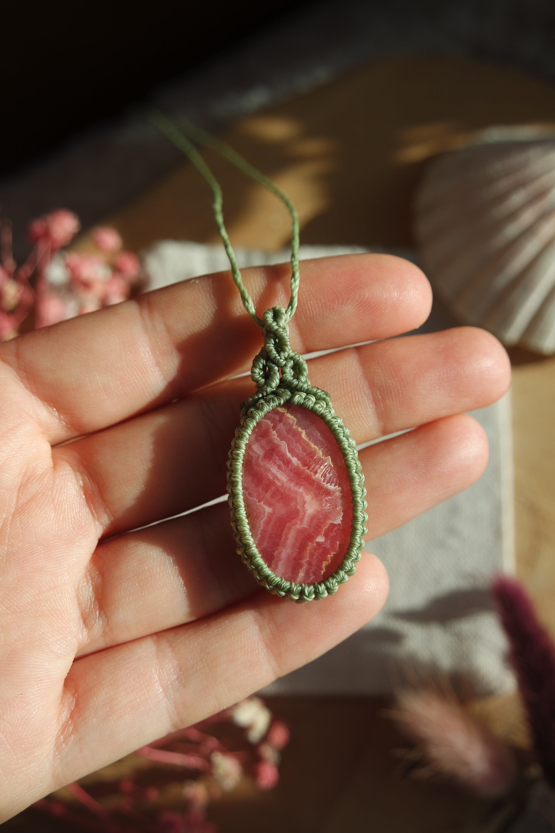 Makramee Kette mit Rhodochrosit