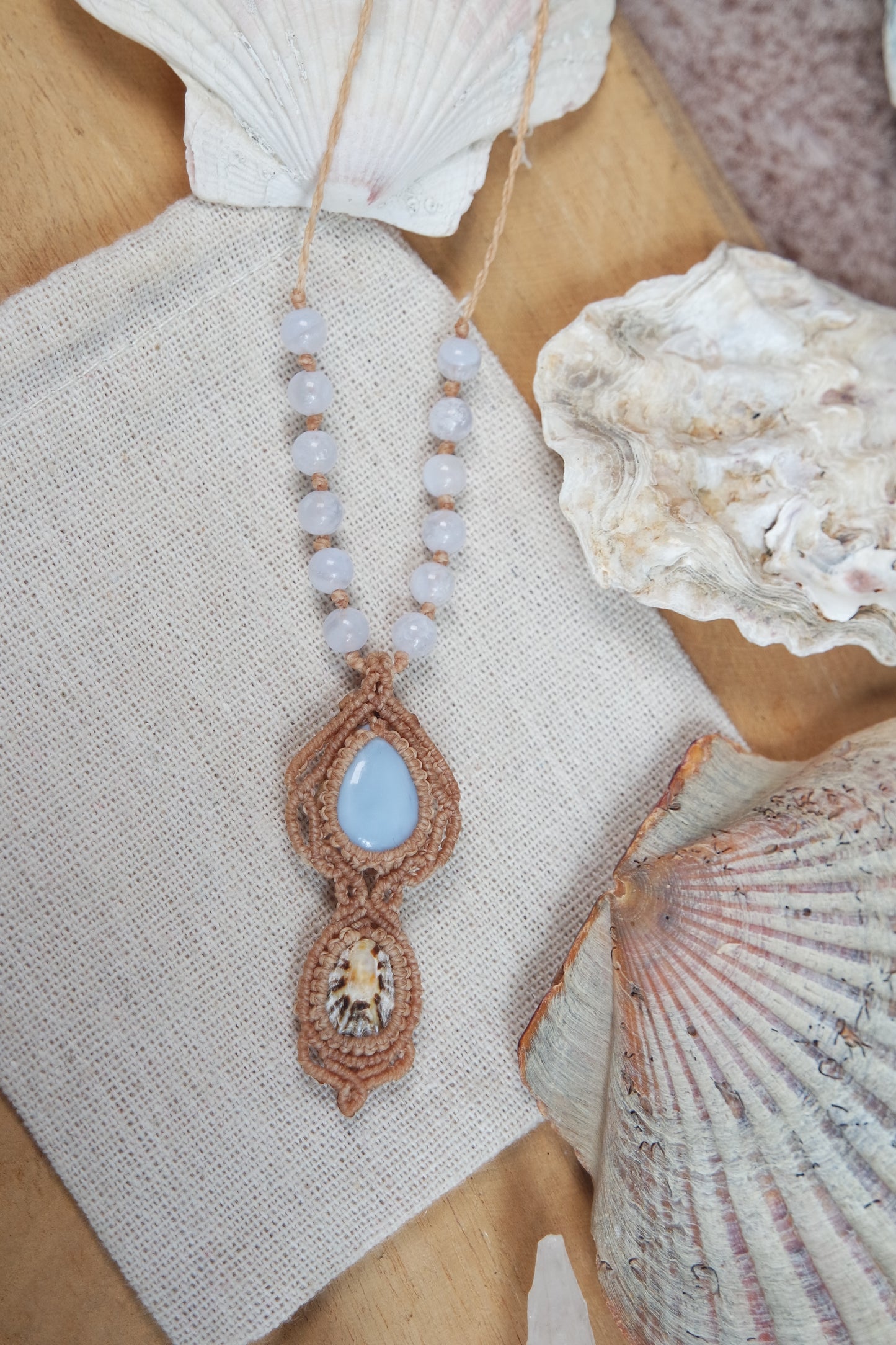 Blauer Opal Makramee Kette ~ Meereshauch