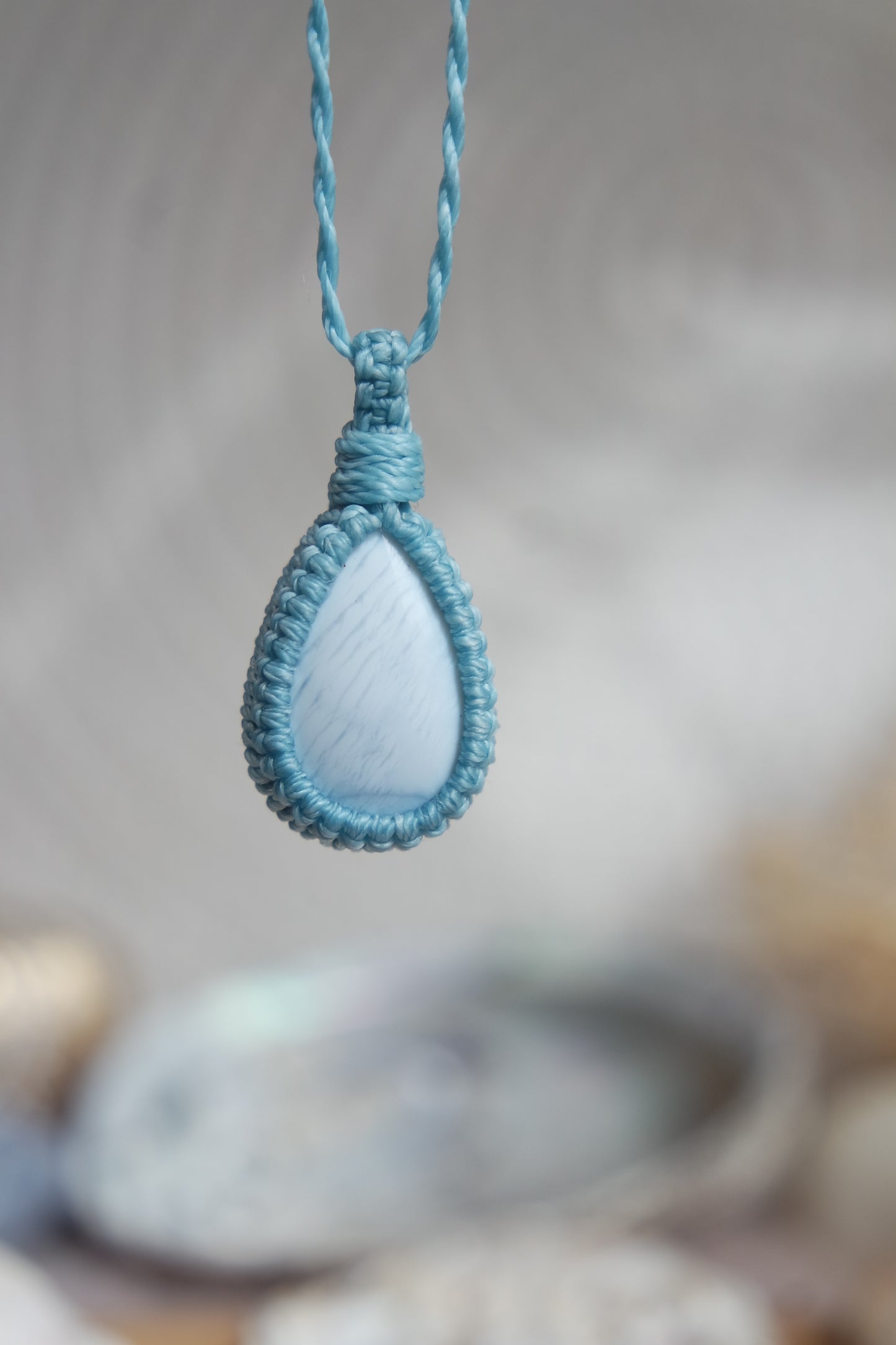 Blauer Opal Makramee Kette ~ Wellenreiter