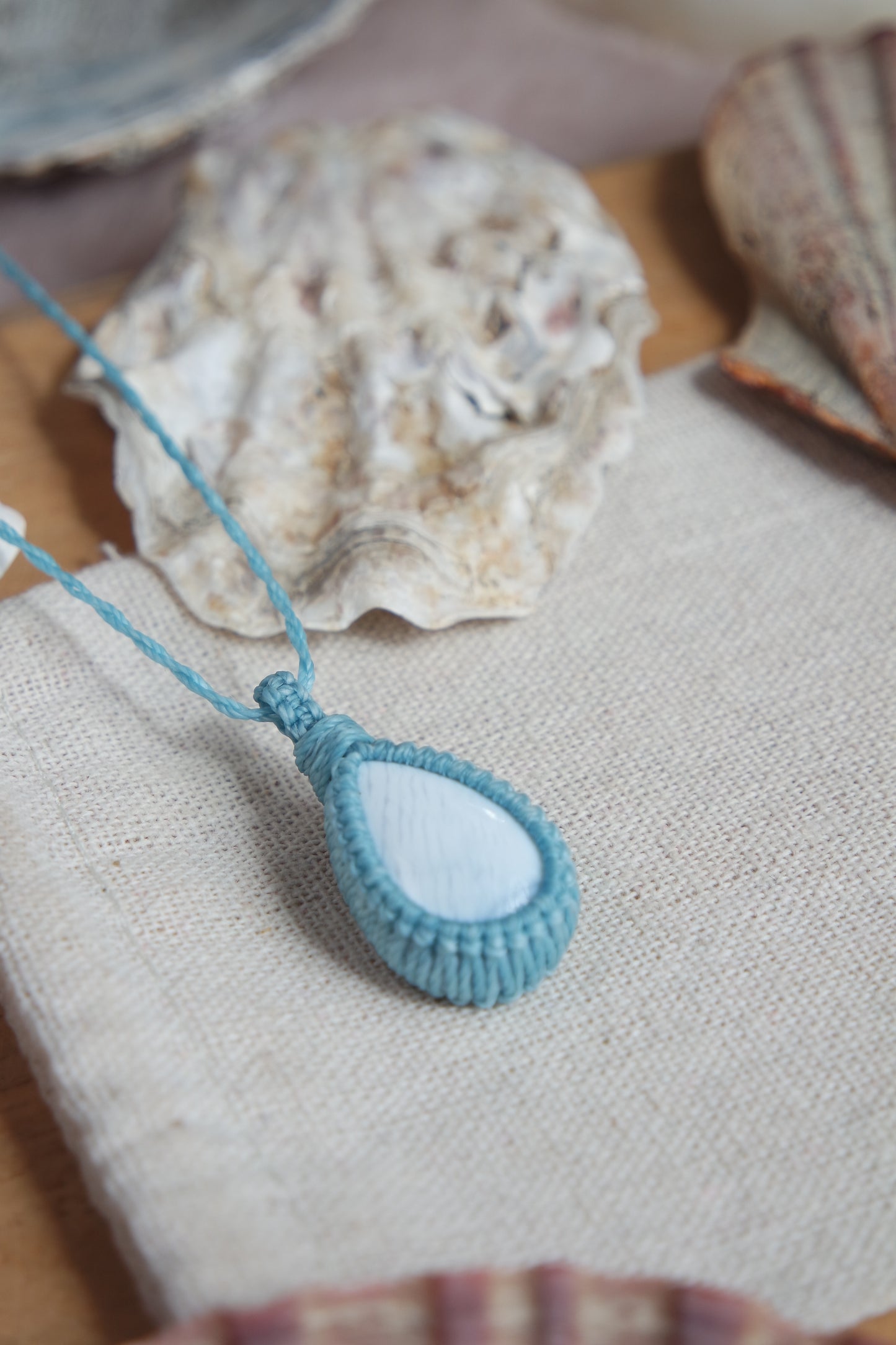Blauer Opal Makramee Kette ~ Wellenreiter